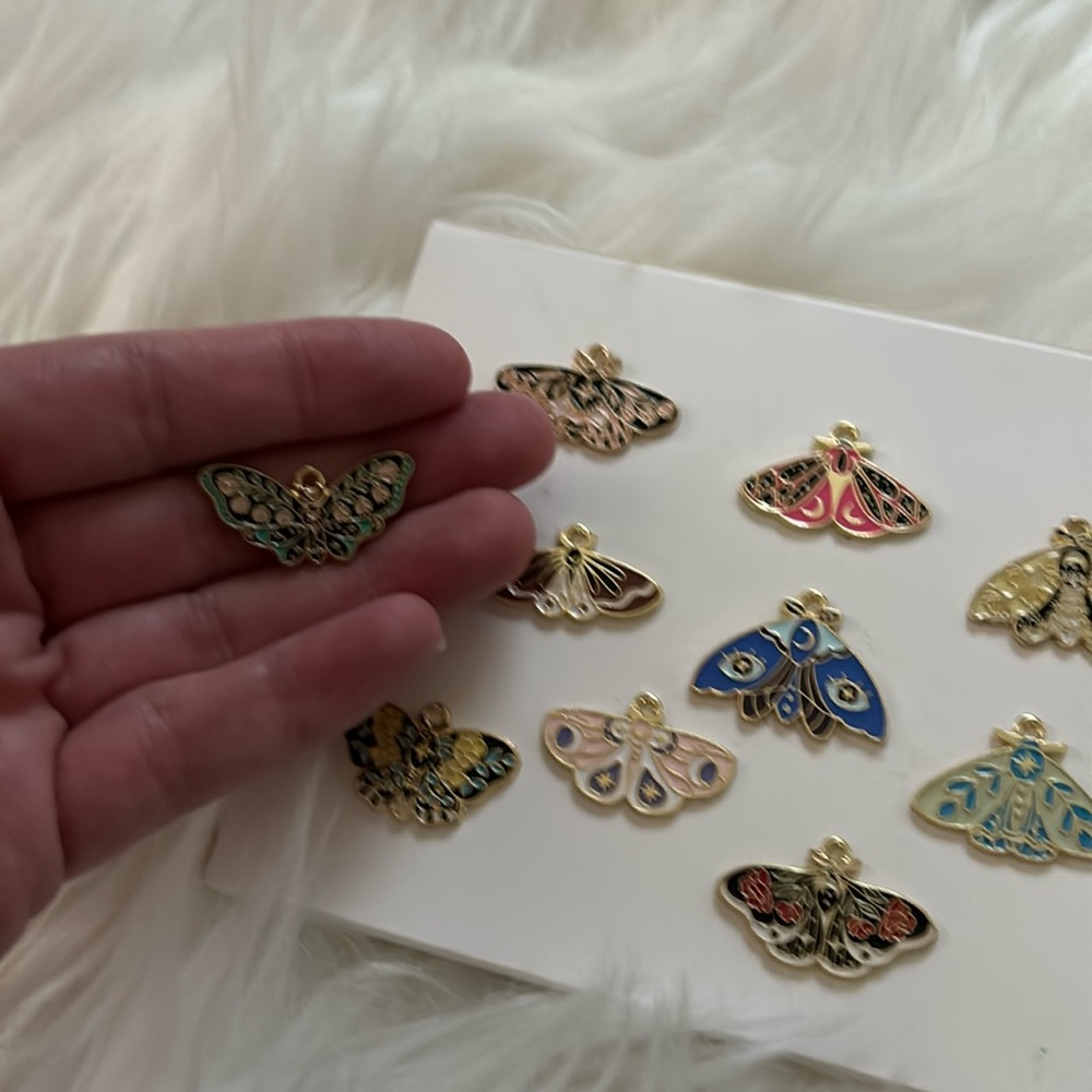 ♨️10 Butterfly Necklace Charms♨️ - Picture 2 of 2